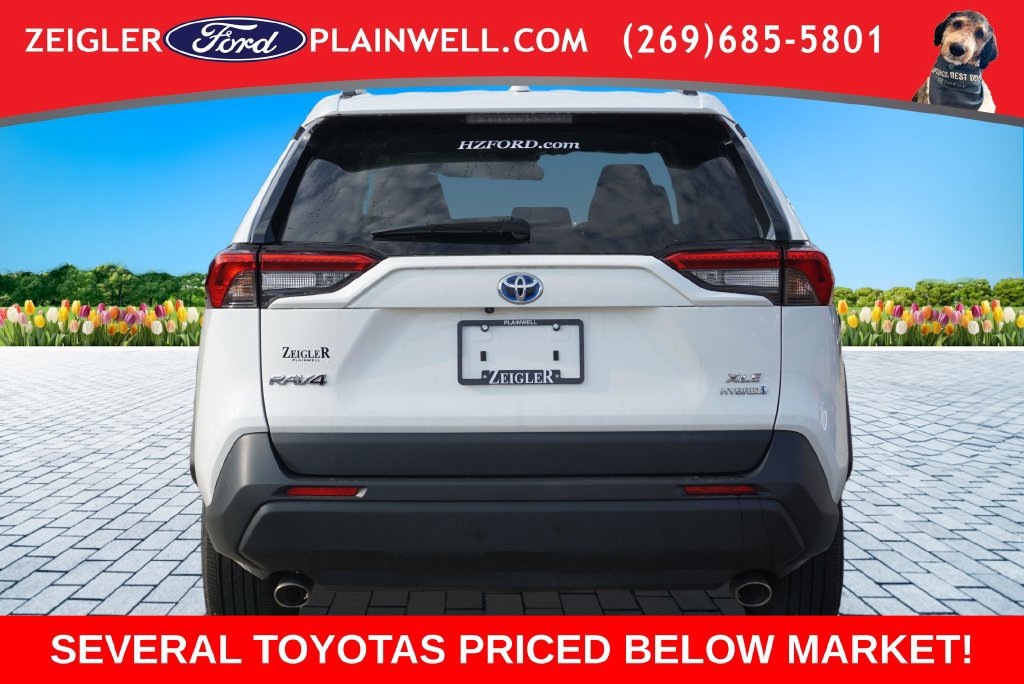 Used 2023 Toyota RAV4 XLE w/ Convenience Package AWD/4WD image 4