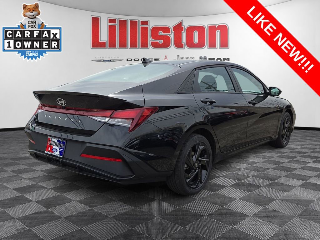 Used 2026 Hyundai Elantra Sport FWD image 4