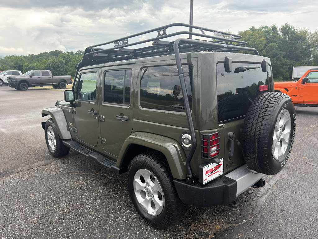 Used 2015 Jeep Wrangler Unlimited Sahara w/ Max Tow Package AWD/4WD image 4