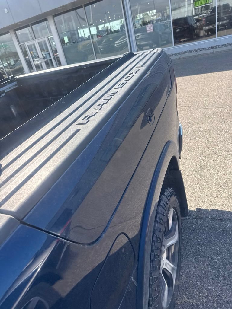 Used 2019 RAM 1500 Laramie AWD/4WD image 10