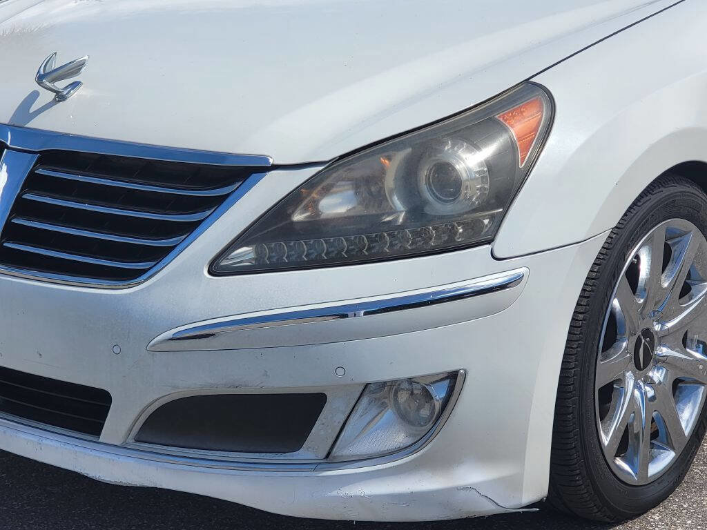 Used 2013 Hyundai Equus Signature RWD image 2