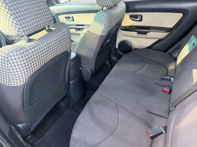 Used 2012 Kia Soul ! FWD image 14