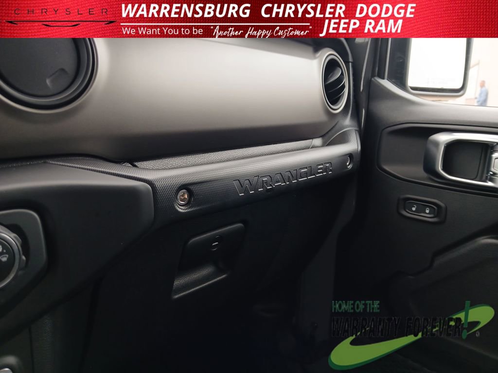 Used 2018 Jeep Wrangler Sport image 25
