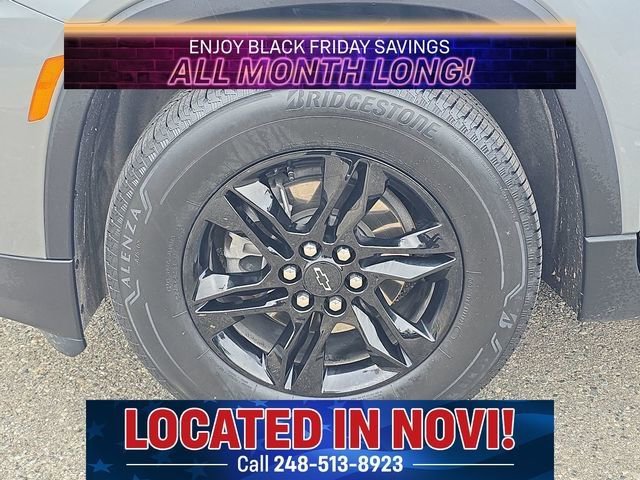 Used 2023 Chevrolet Traverse LT image 10