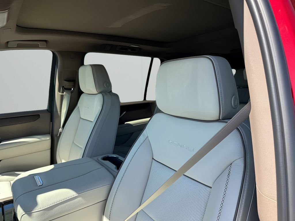 New 2026 GMC Yukon XL Denali w/ Sun & Power Step Package AWD/4WD image 31