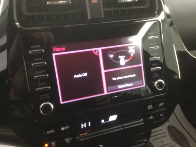 Used 2020 Toyota Prius XLE AWD/4WD image 30