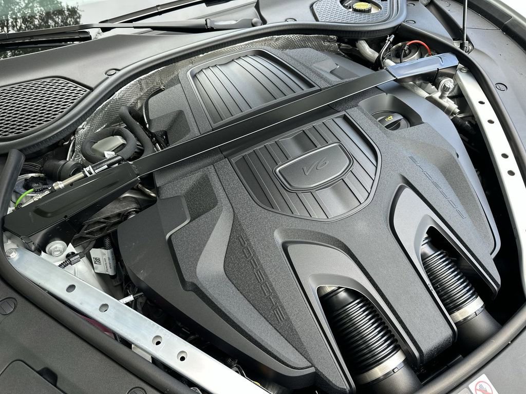 Certified 2025 Porsche Panamera image 30