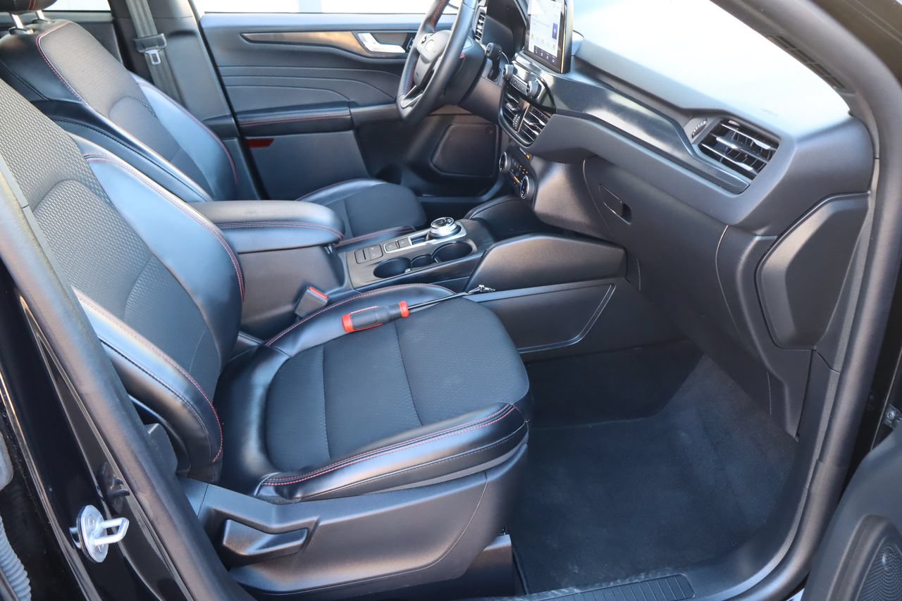 Used 2025 Ford Escape ST-Line AWD/4WD image 15