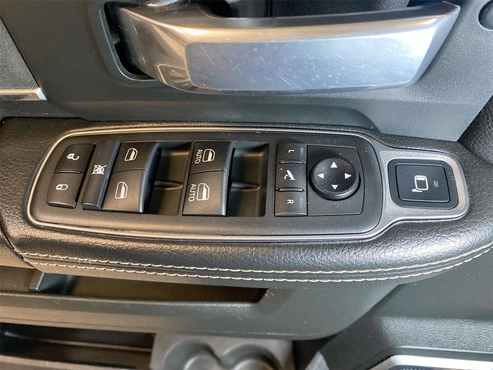 Used 2020 RAM 2500 Laramie w/ Night Edition AWD/4WD image 15