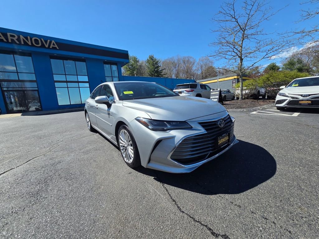 Used 2020 Toyota Avalon Limited w/ Advanced Safety Package FWD image 3