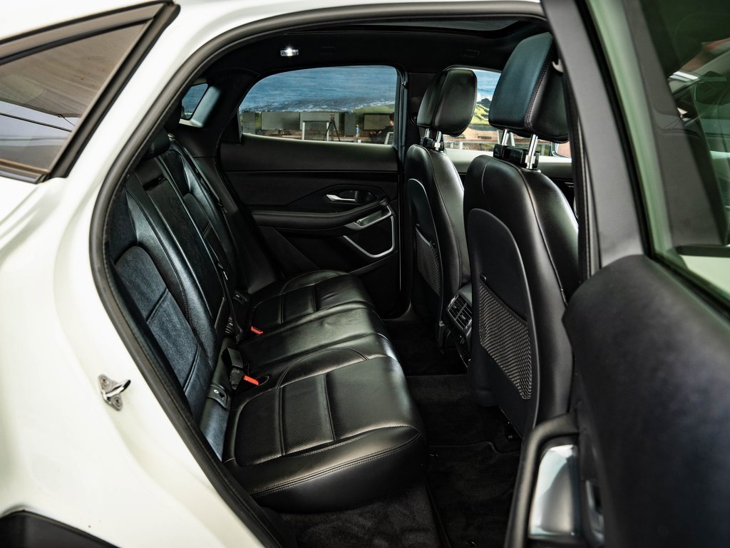 Used 2022 Jaguar E-PACE SE image 33