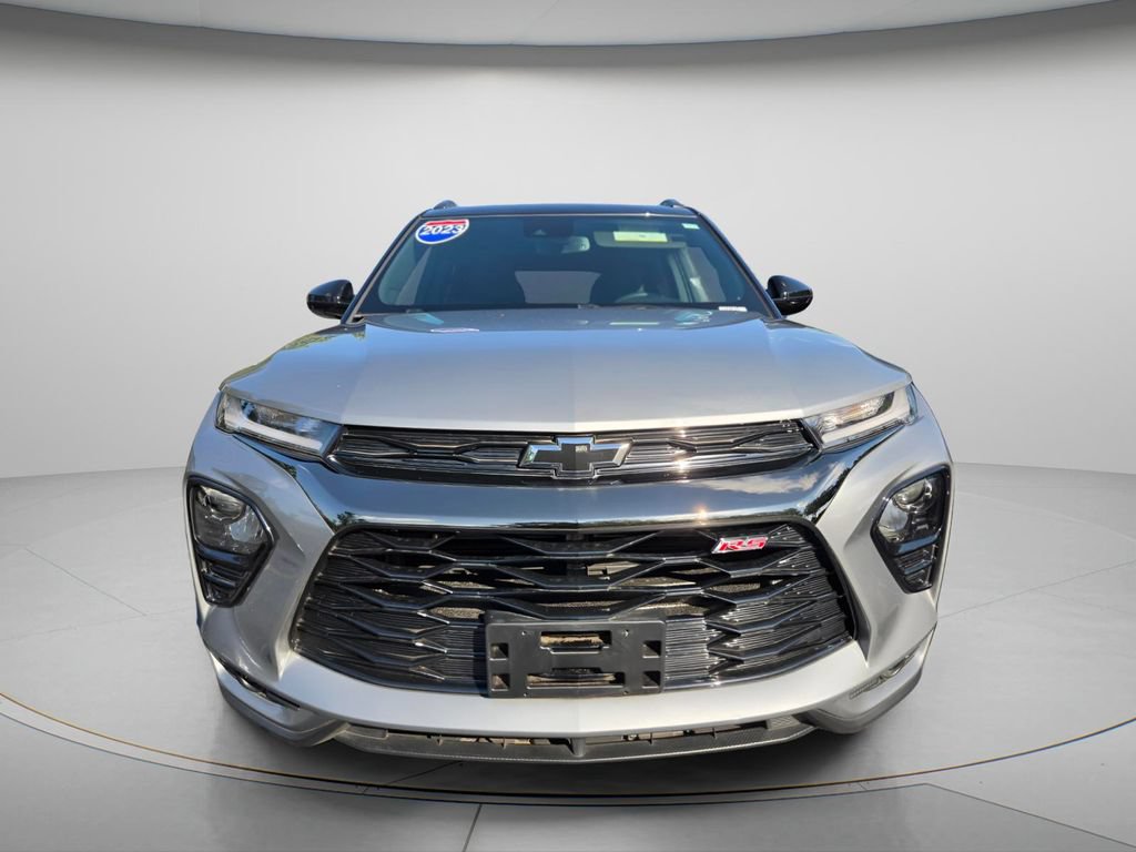 Used 2023 Chevrolet TrailBlazer RS w/ Convenience Package FWD image 3