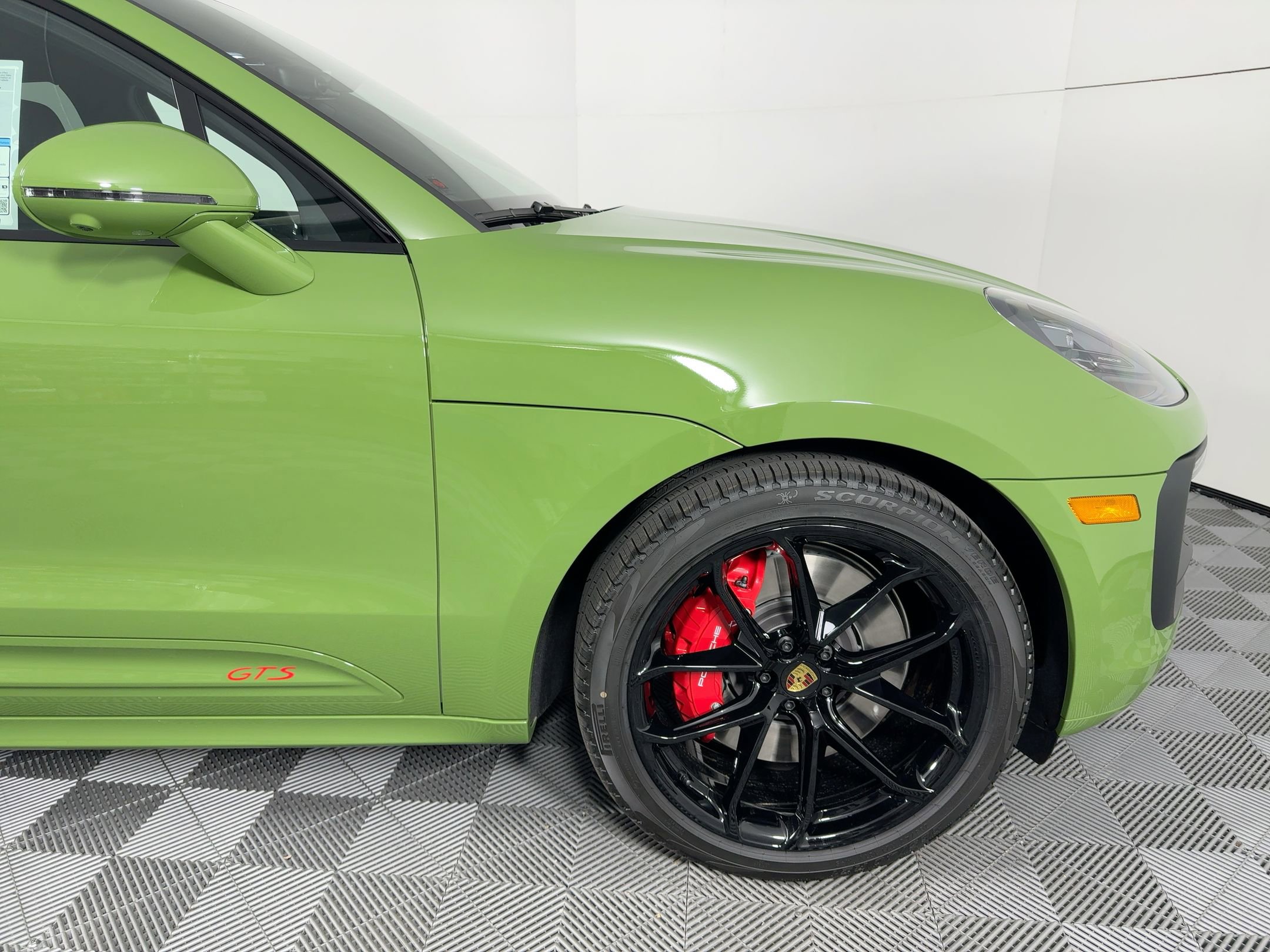 Used 2026 Porsche Macan GTS AWD/4WD image 12