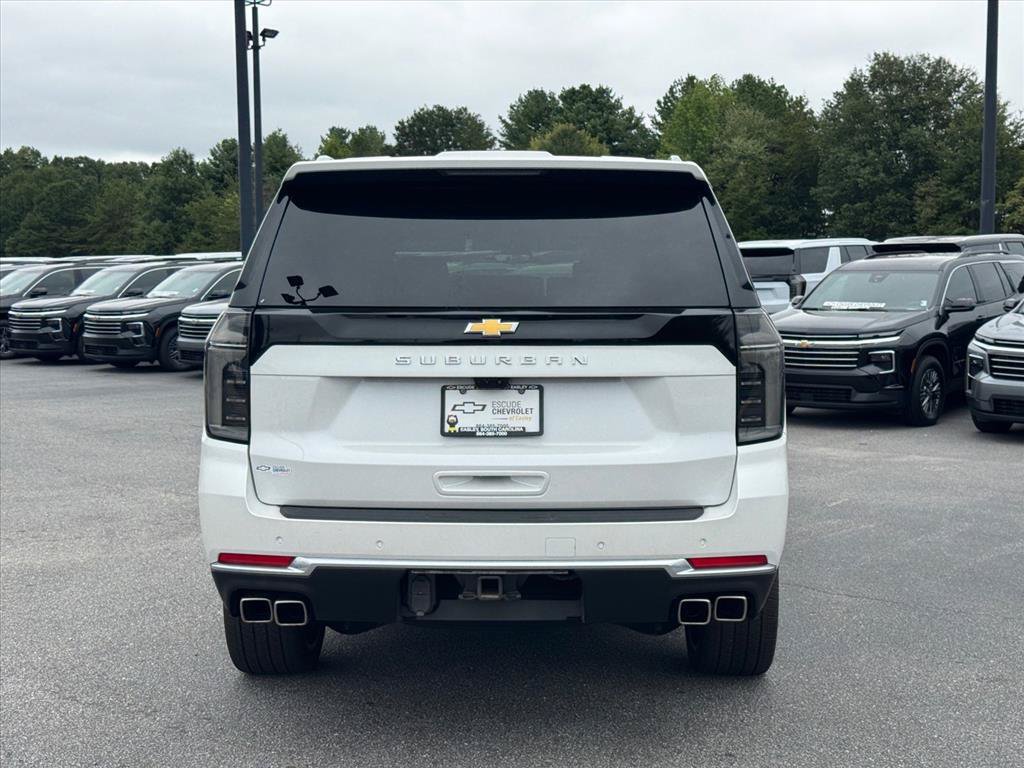 Used 2025 Chevrolet Suburban High Country AWD/4WD image 4