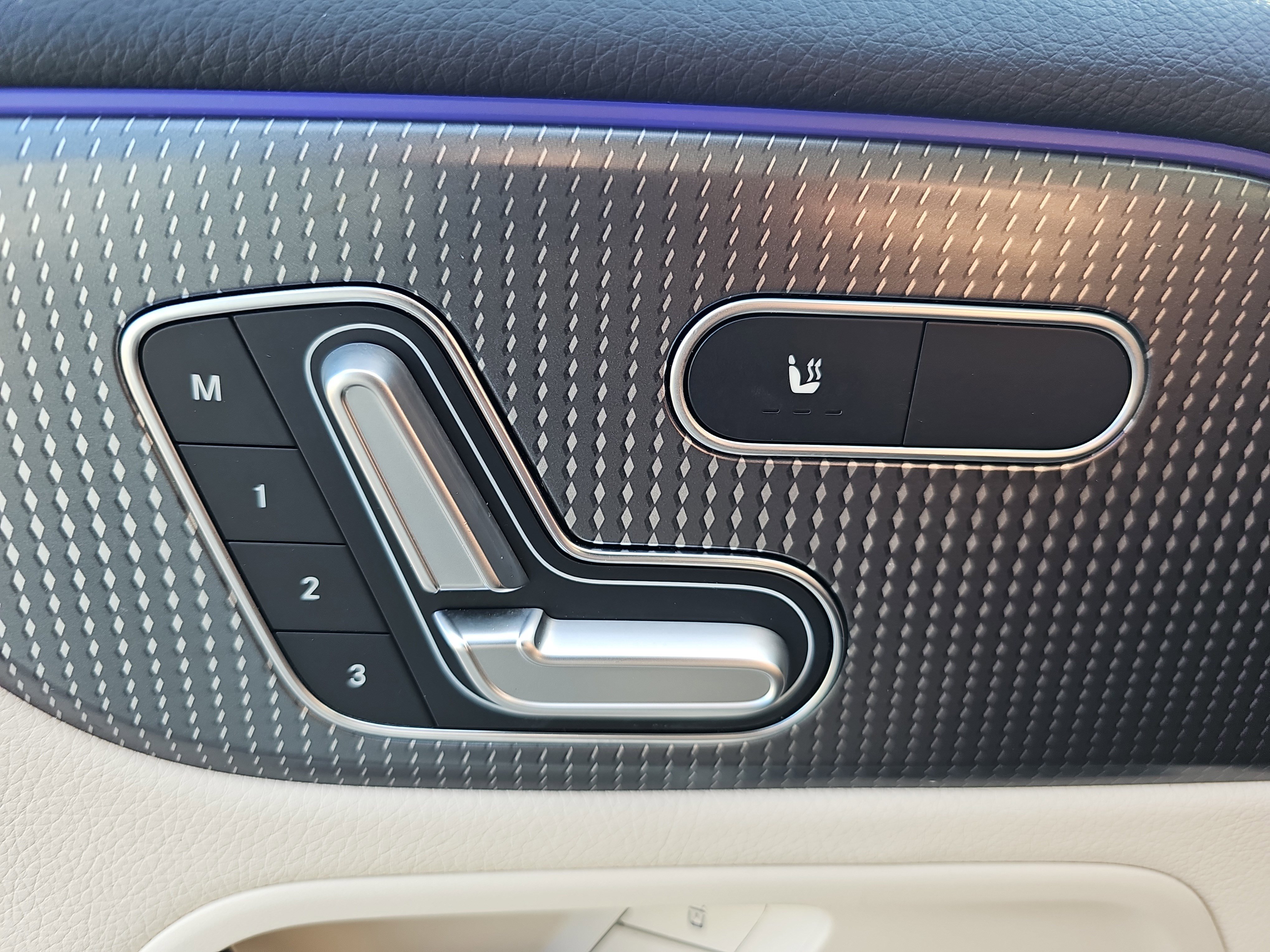 Used 2022 Mercedes-Benz GLB 250 image 30