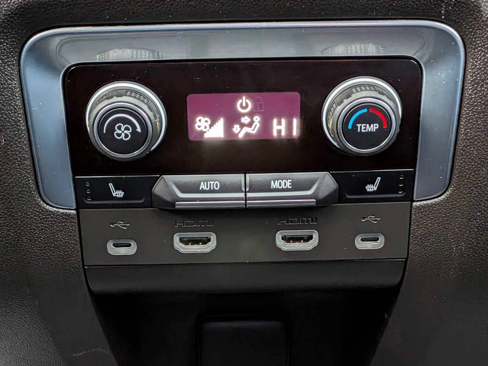 Used 2021 Chevrolet Tahoe Z71 w/ Z71 Off-Road Package image 27