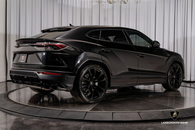 Used 2021 Lamborghini Urus image 19