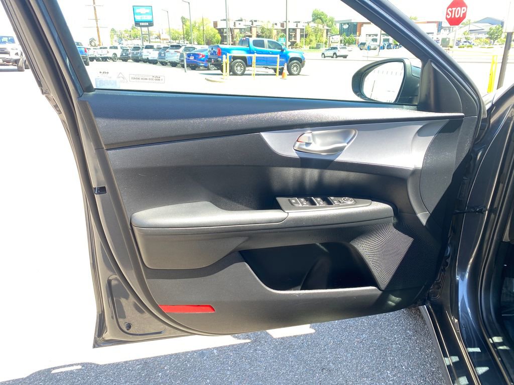 Used 2024 Kia Forte LXS w/ LXS Technology Package FWD image 10
