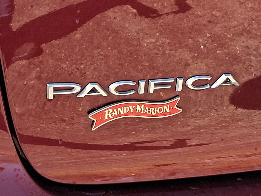 Used 2022 Chrysler Pacifica Touring-L w/ Uconnect Theater Family Group image 30