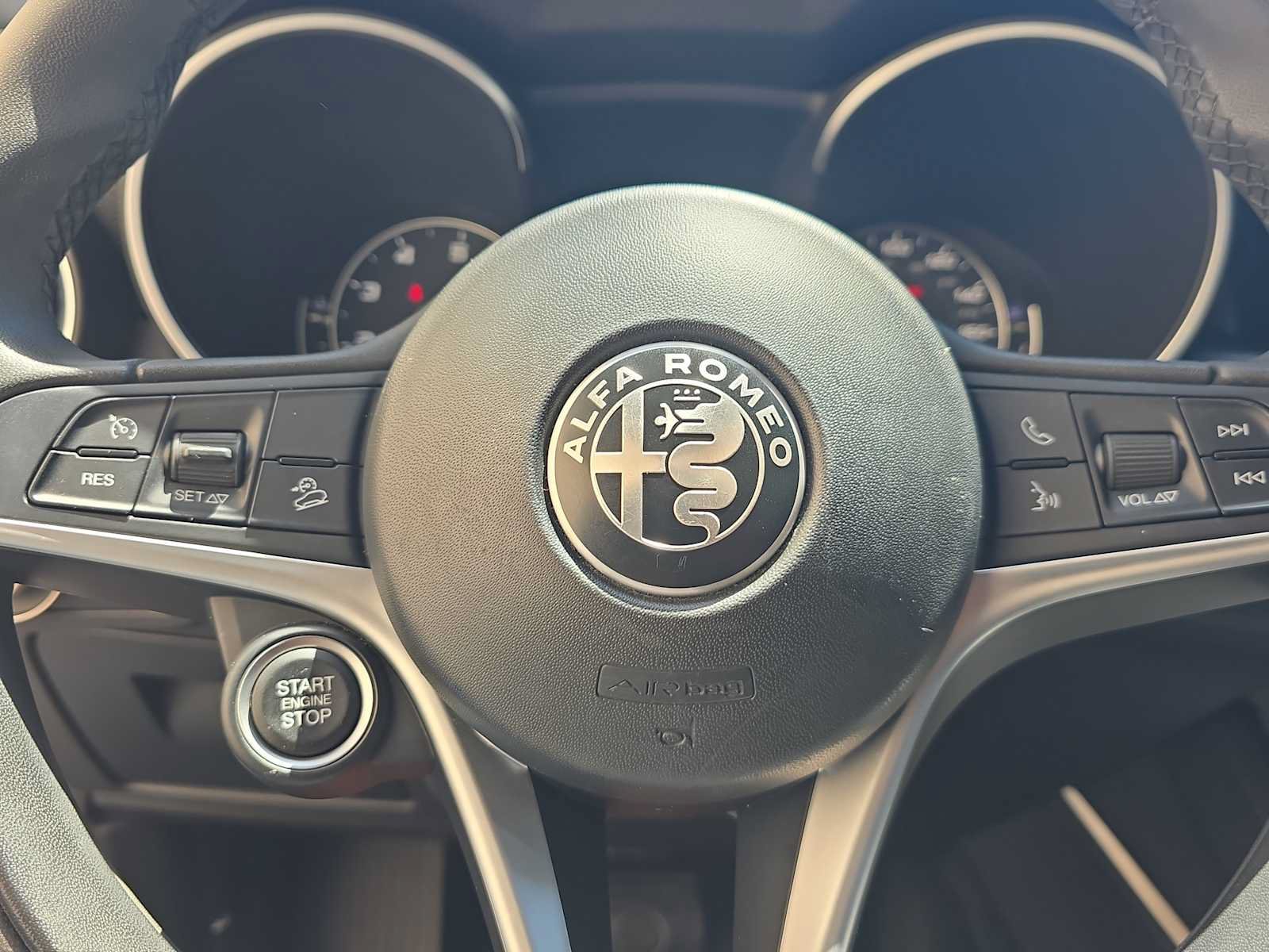Used 2019 Alfa Romeo Stelvio AWD image 20