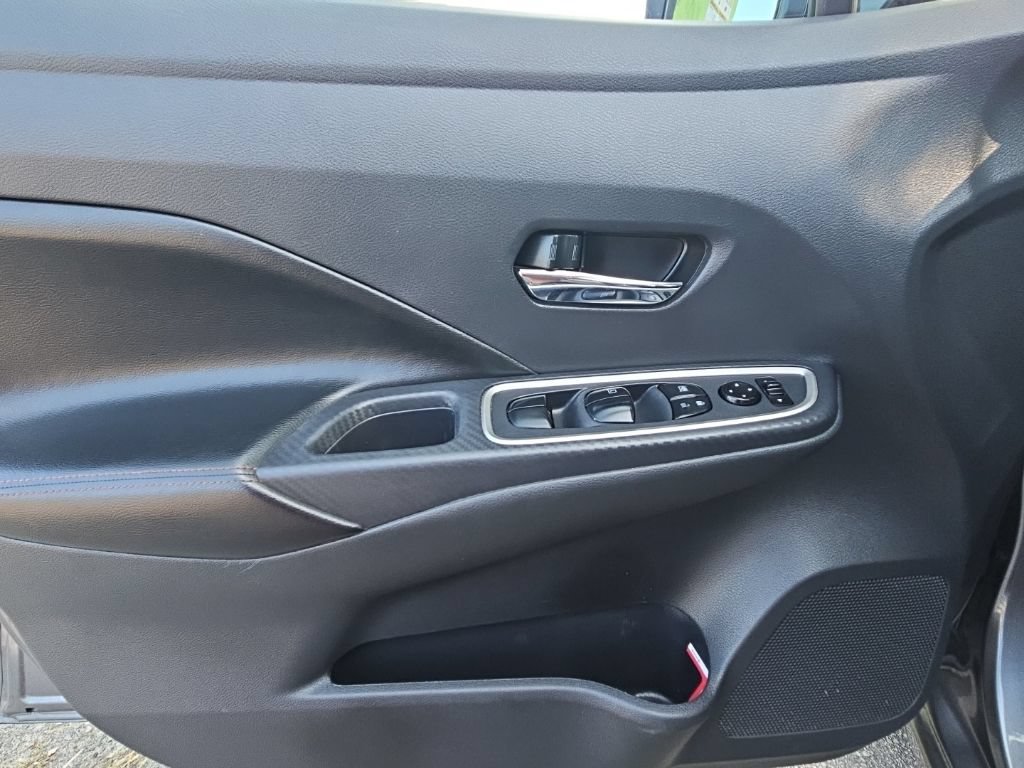 Used 2024 Nissan Versa SR FWD image 23