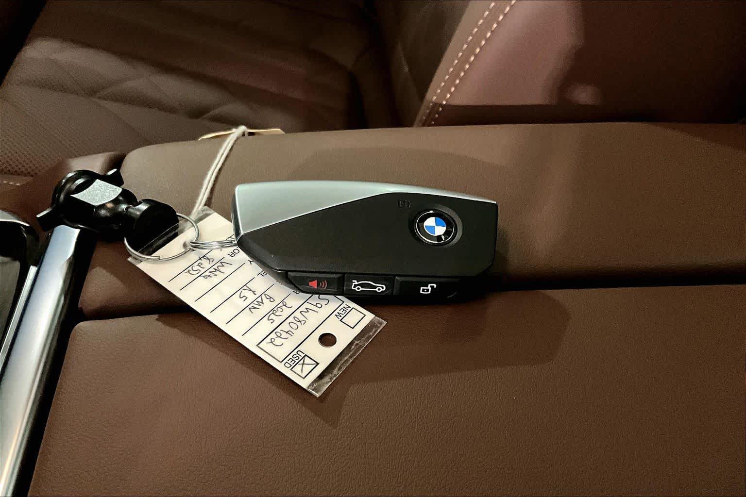 Certified 2025 BMW X5 xDrive40i w/ Parking Assistance Package AWD/4WD image 14