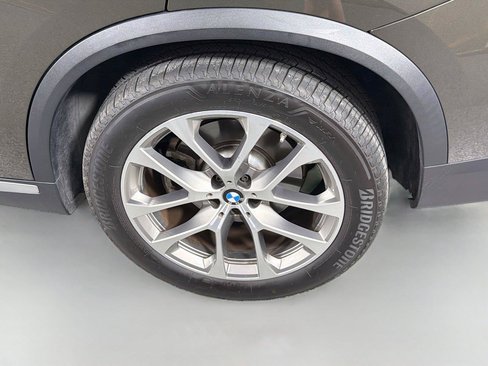 Used 2021 BMW X5 xDrive40i w/ Premium Package 2 AWD/4WD image 32