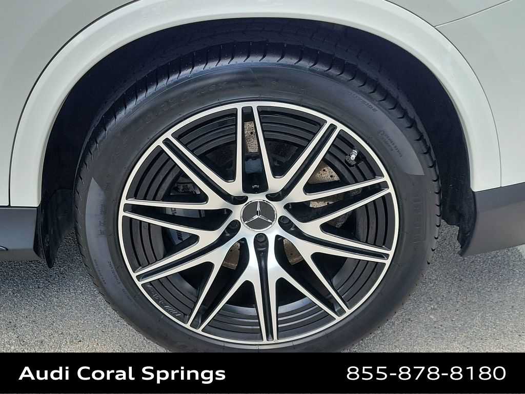 Used 2025 Mercedes-Benz GLC 43 AMG 4MATIC image 16