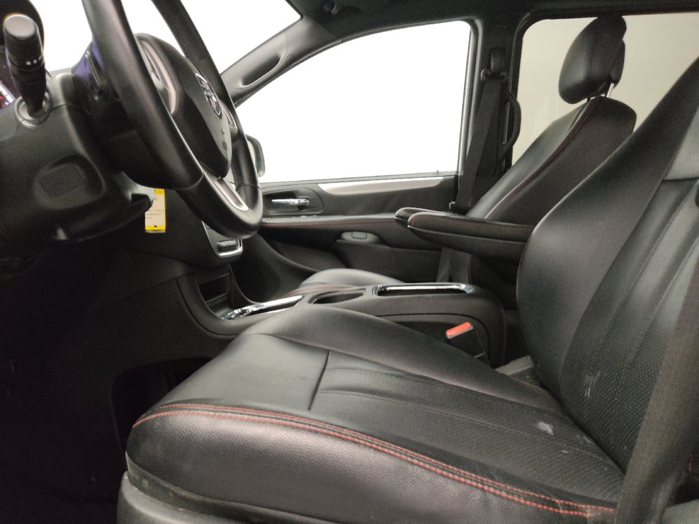 Used 2017 Dodge Grand Caravan GT w/ Mopar Premium Addition Group FWD image 17