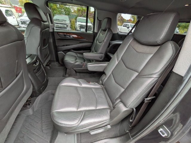 Used 2017 Cadillac Escalade ESV Premium Luxury AWD/4WD image 17