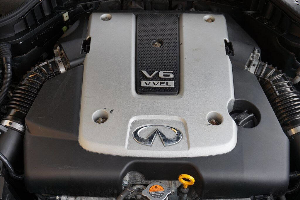 Used 2015 INFINITI Q70 L 3.7 image 23