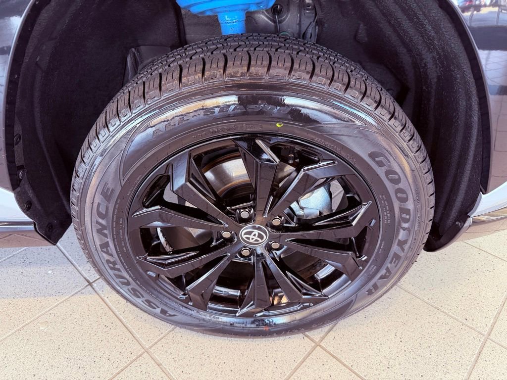 Used 2022 Toyota RAV4 XSE image 16