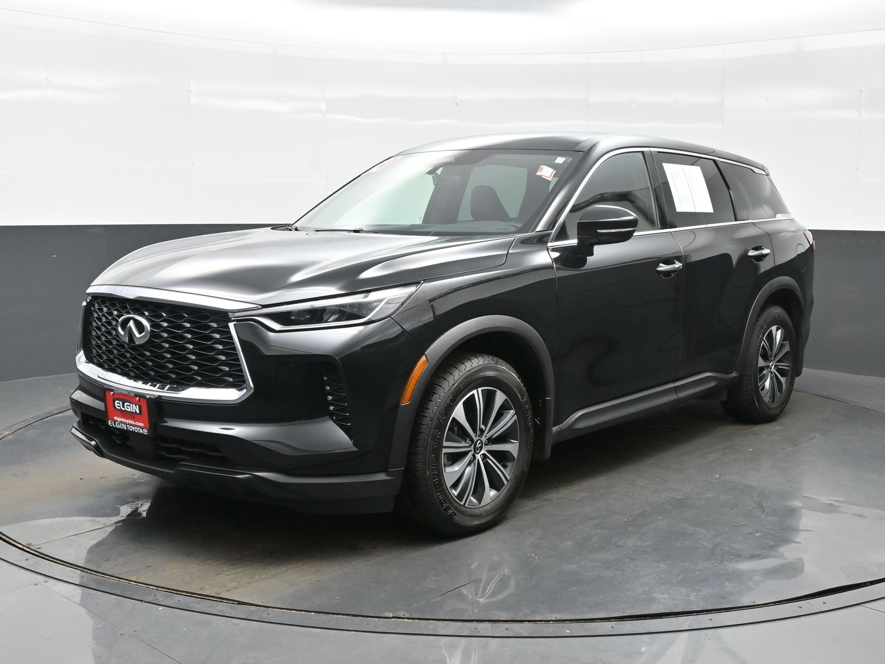 Used 2024 INFINITI QX60 Pure image 2