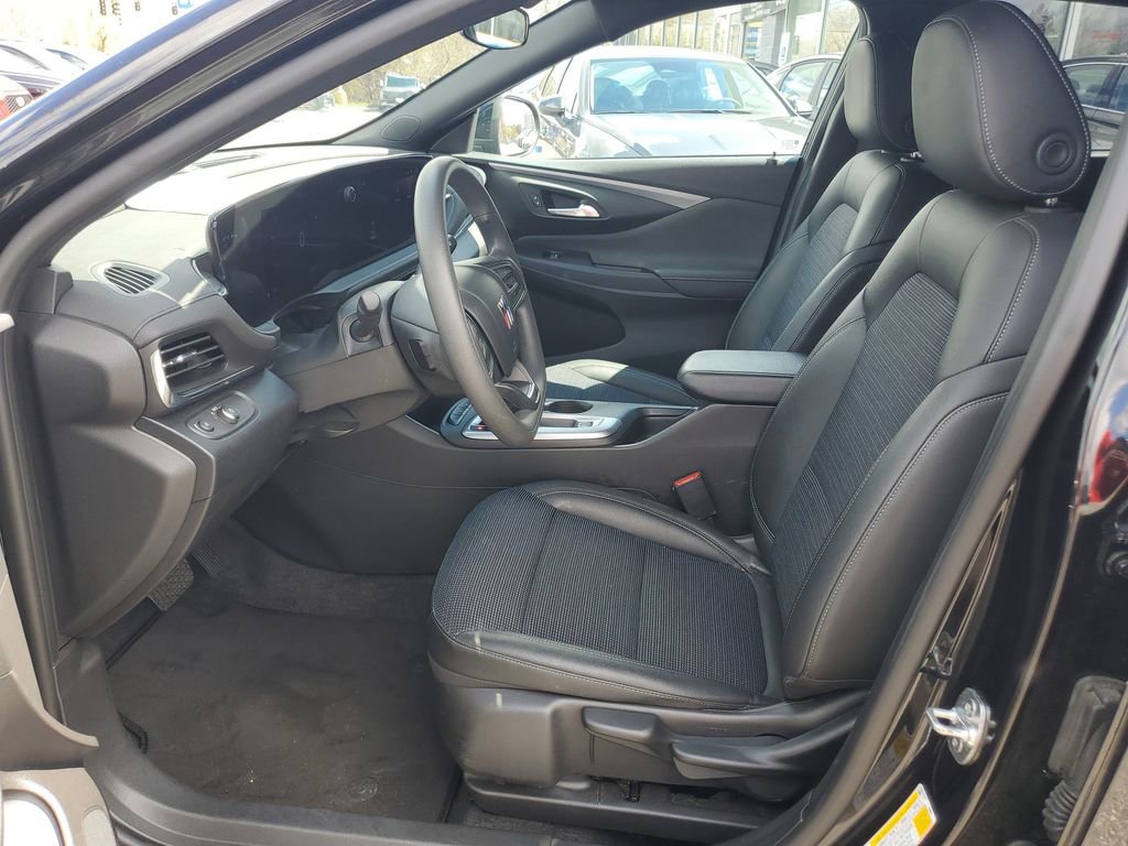 Used 2025 Buick Envista Preferred image 12