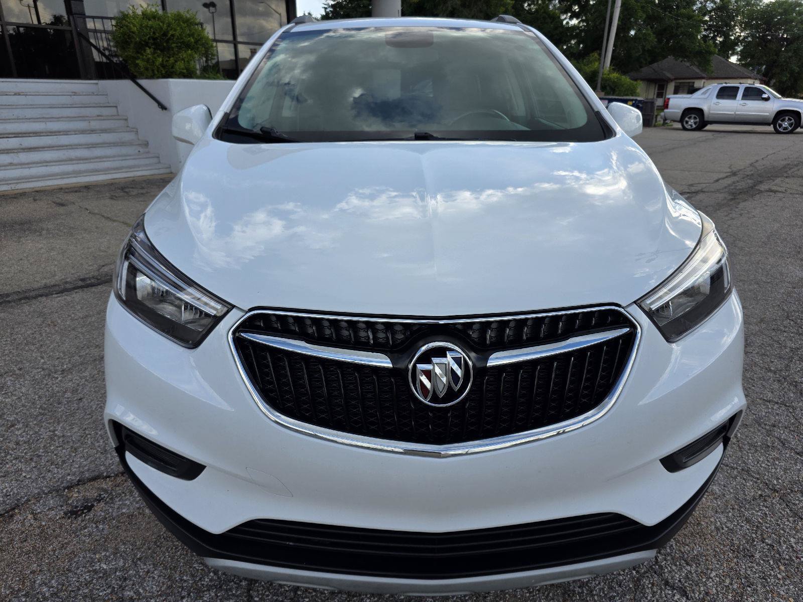 Used 2020 Buick Encore Preferred FWD image 2
