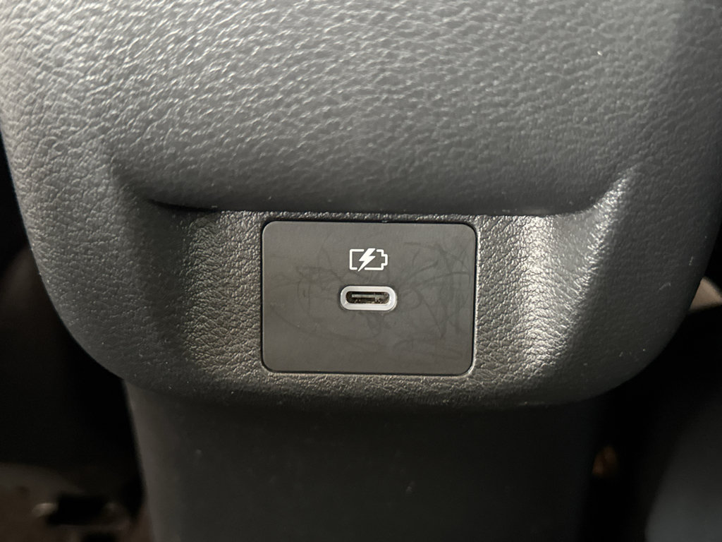 Used 2024 Nissan Versa SR FWD image 12