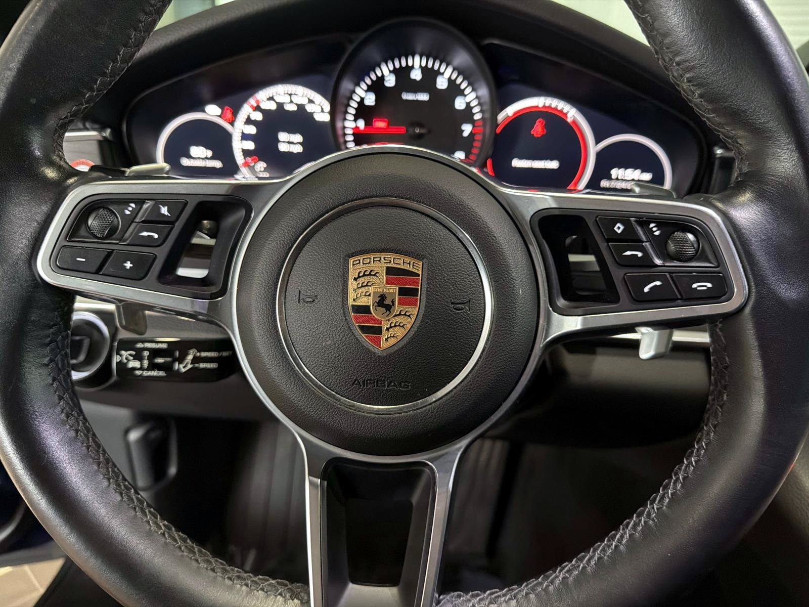 Used 2020 Porsche Panamera RWD image 24