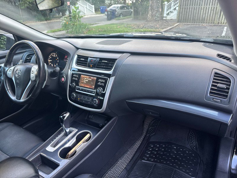 Used 2018 Nissan Altima FWD image 17