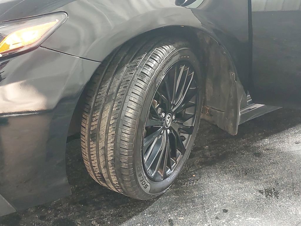 Used 2022 Toyota Camry SE image 31