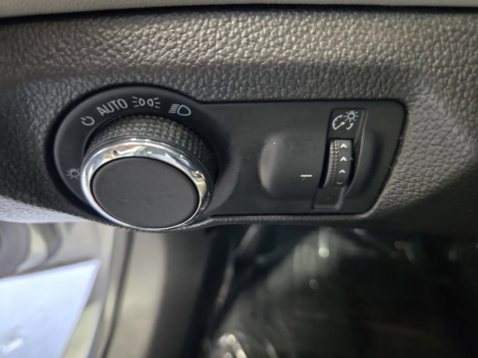 Used 2016 Chevrolet Cruze LS FWD image 15
