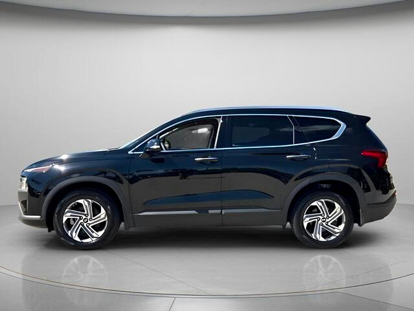 Used 2023 Hyundai Santa Fe SEL FWD image 3