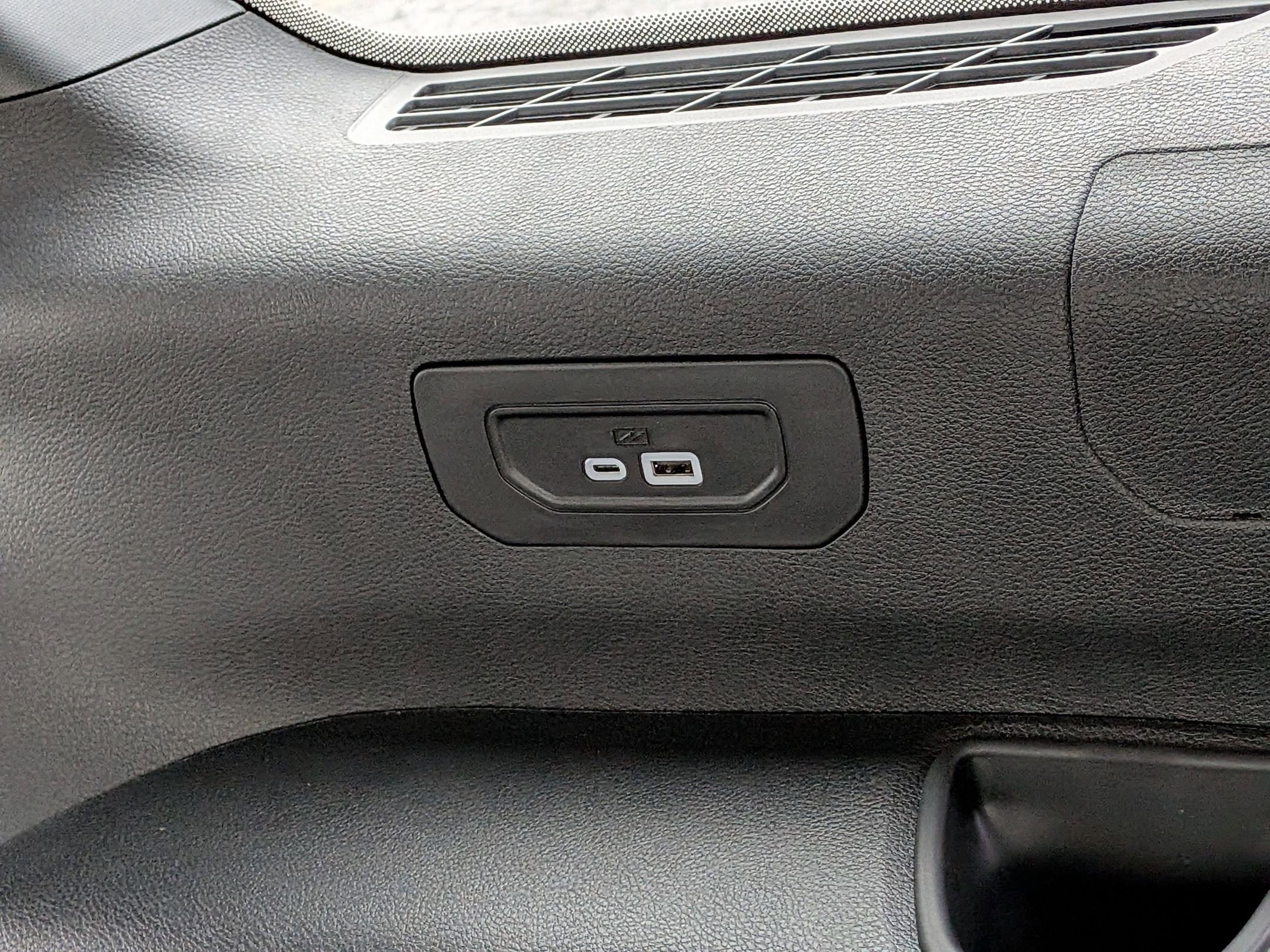 New 2025 Jeep Grand Cherokee L Limited w/ Trailer Tow Package image 30