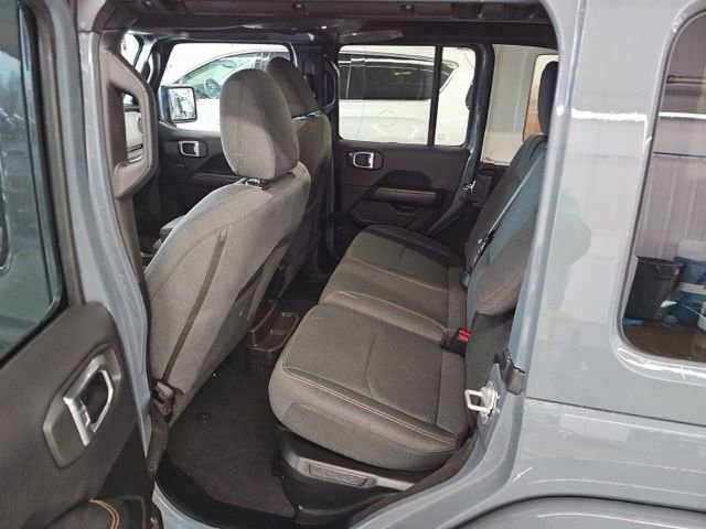 Used 2025 Jeep Wrangler Sahara 4xe image 10