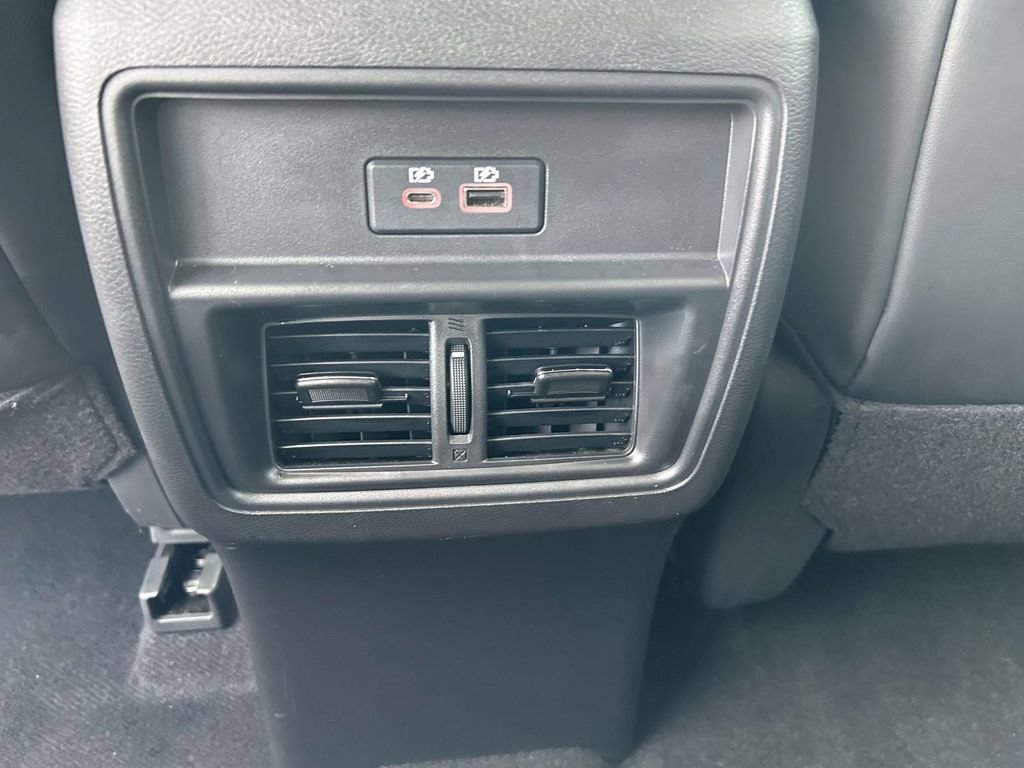Used 2024 Nissan Murano SV FWD image 12