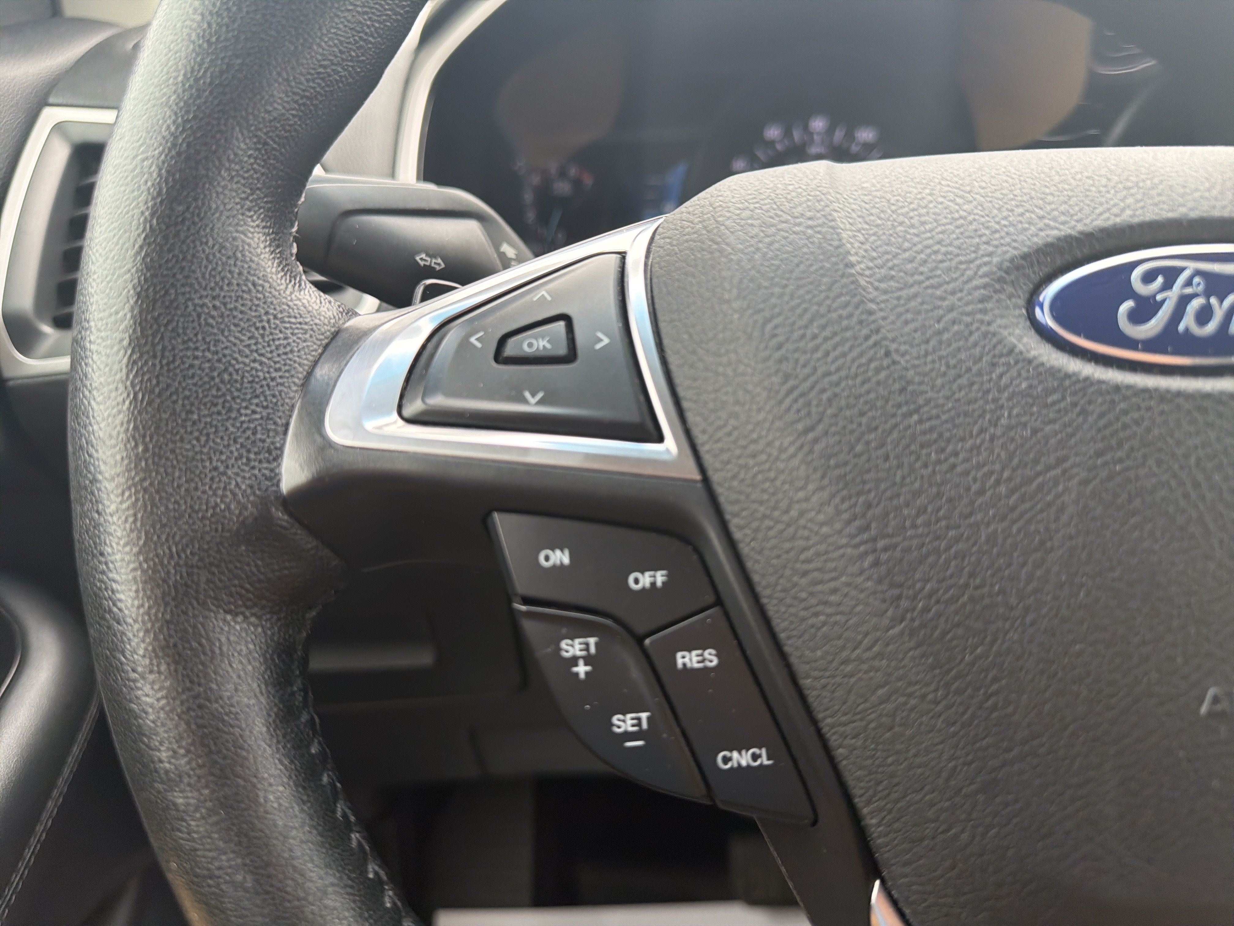 Used 2017 Ford Edge SEL w/ Equipment Group 201A AWD/4WD image 21