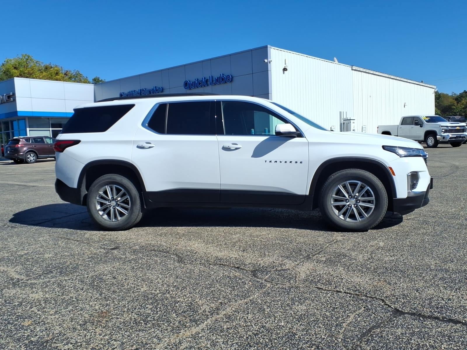 Used 2023 Chevrolet Traverse LT AWD/4WD image 16