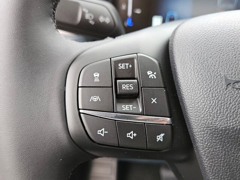 New 2025 Ford Maverick Lariat w/ Black Appearance Package image 28