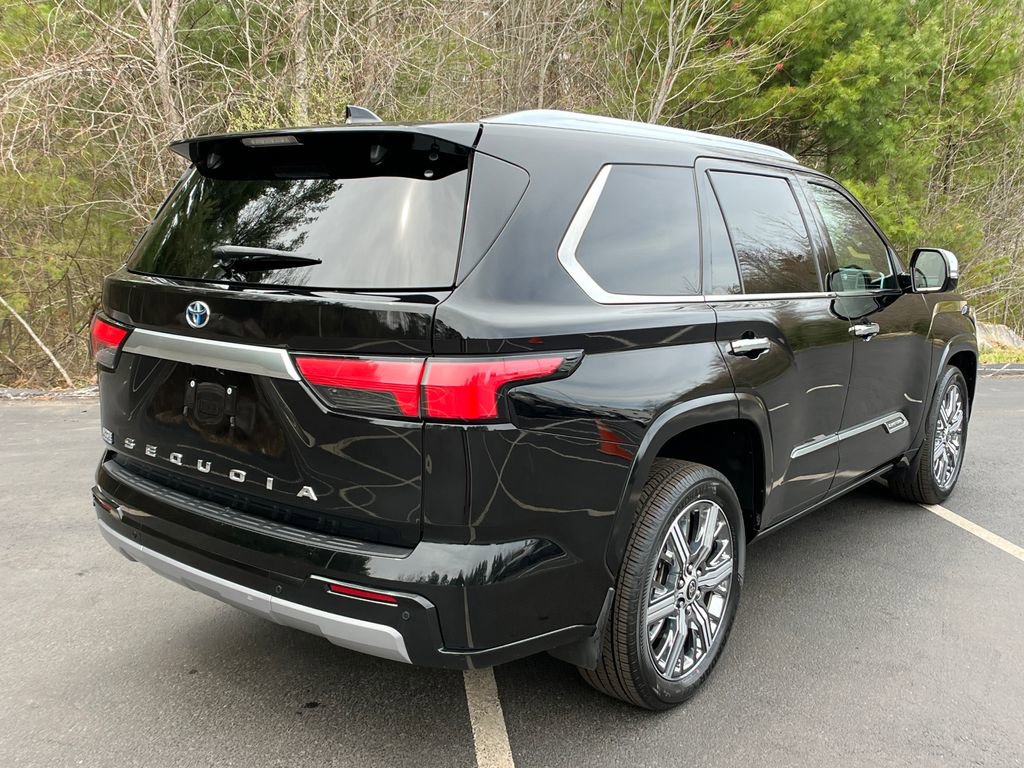 Used 2023 Toyota Sequoia Capstone AWD/4WD image 5