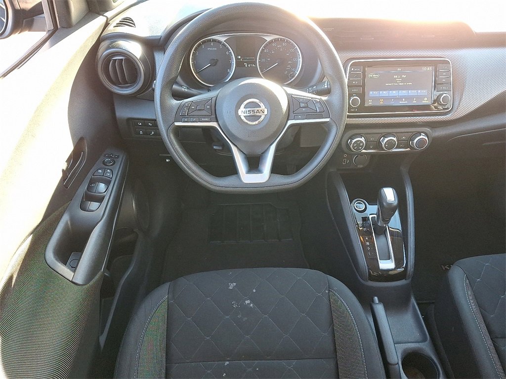 Used 2020 Nissan Kicks S image 11
