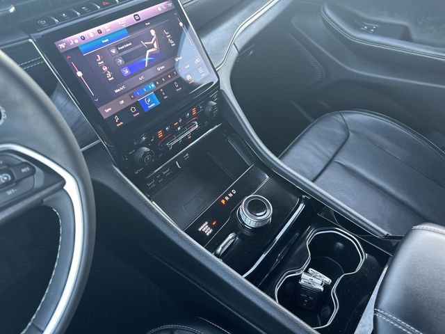 Used 2023 Jeep Grand Cherokee L Limited w/ Luxury Tech Group II image 39